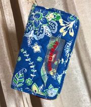 New Unionbay Blue Floral Wristlet