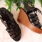 NWT rue 21 lightweight sandals in black small 6/7