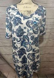 LuLaRoe  large blue and white t shirt - 2377