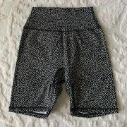 Women’s Small  Legacy 6” Black Bossy Print Workout Shorts