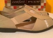 Comfort plus women’s flat sandals beige leather cut out casual shoes size 9.5