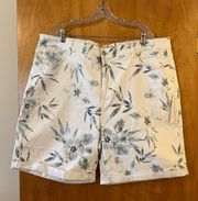 Soft Surroundings Barely Blue Floral Ultimate Denim Relaxed Shorts NWT Size 24W