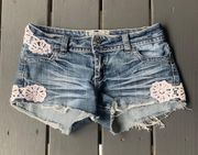 Cici Shorts Embroidered