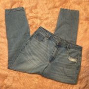 American Eagle Light Wash Distressed Mom Jean Size 16 Long