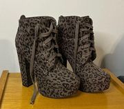 Forever 21 Grey Leopard Block Heel Lace Up Booties Size 8