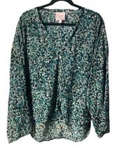 Romeo & Juliet Couture Green/Gray Button Down Blouse. Size Medium.