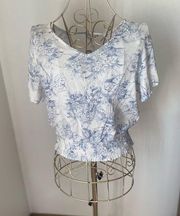 blue and white floral short sleeve top S