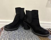 Black heel bootie 