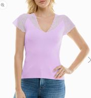 SELENE LACE TRIM SHORT SLEEVE TOP in lilac . NWT size M