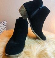 Kensie“Garry” black suede bootie. Color: Black Size: 8