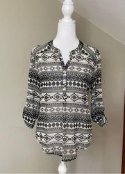 About A Girl Juniors Black & White Chiffon Aztec Print Henley Top Small