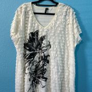 Olive and Paige ivory/Black ruffled V-neck top size 3X