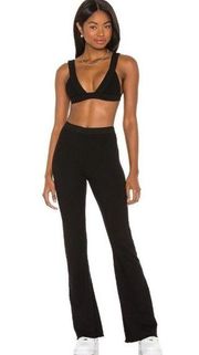 Indah Body Mid Rise Black Crop Legging Pants