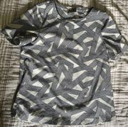 Vero Moda Womens Geometric top, navy blue/white size xs.


Gently worn,