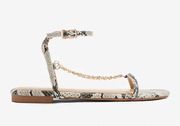 NWT  CHAIN STRAP FLAT SANDALS SIZE 8