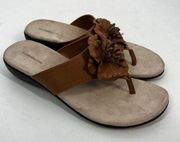 CROFT & Barrow Tan Thong Sandal With Flower Accent size 7.5