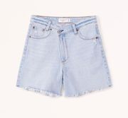 High Rise Dad Shorts in Light Wash - 26