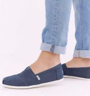 Tom’s Women’s Classic navy canvas lightweight flats size 8.5 Toms shoes