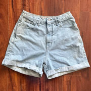 Vintage Guess USA high waisted cuffed roll-up, mom shorts 80's 90's size 32