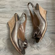 Clarks metallic brown pee toe wedge with a bow size 7.5