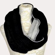 Steve Madden Infinity Scarf Sweater Knit Black Beige OS am