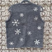 Cabela’s gray embroidered snowflake sweater vest winter christmas ugly