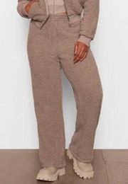 Fleece Teddy Track Pants NWT L