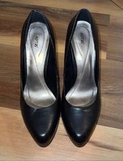 APT 9 Karsen Black size 8.5 Heels