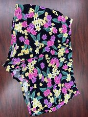 Floral Pull On Shorts Size Medium