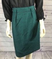 Vintage Jones New York Houndstooth skirt in green and black. 100% wool size 8