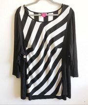 Sunny Leigh Top Black & White Stripes Blouse Sz 3X EUC 3/4 Sleeves Scoop Neck