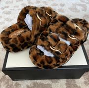 Platform Fur Slides