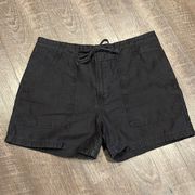 VINCE CARGO SHORTS IN BURNISHED BLACK