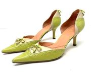JOAN & DAVID Kelly green/ecru d’Orsay heels, 7.5