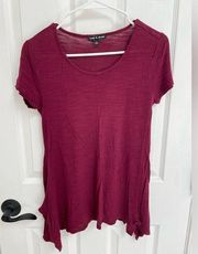 Cable & Gauge Red Scoop Neck Split Hem Tshirt Women’s Size M