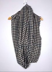 LOOK Houndstooth Scarf Gray and Green