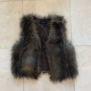 Ann Taylor NWOT Faux Fur Vest Size Medium