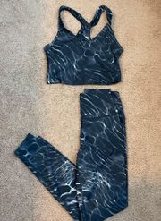 Black/Grey Pattern Sports Bra & Leggings Set