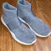 Avia 7.5 gray high top slip on sneakers