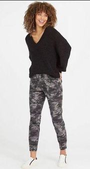 NWT- Spanx Stretch Mid Rise Twill Joggers- Grey Camo- Medium