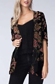 💕HONEY PUNCH💕 Burnout Velvet Floral Kimono Top