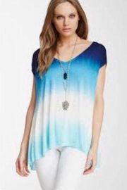 YOUNG fabulous and broke v neck tie dye tee