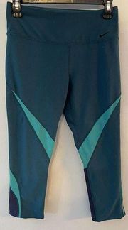 Nike Women's  DRI FIT Running Size Small Athletic Work-Out Pants Turquoise Capri