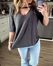 Revolve LNA Short Sleeve Cut Out V Tee m gray burnout