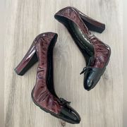 BCBG 9.5 Burgundy Cap Toe Bow Scrunch Heels