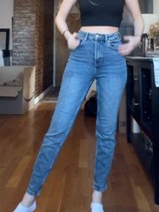 Mom Slim Jeans