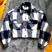 💙🤍NWOT Ashley by 26 International Outerwear Cropped Flannel Shacket Size S