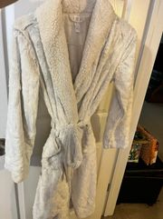 Cream Fuzzy Robe 