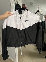 Nike Crop Windbreaker