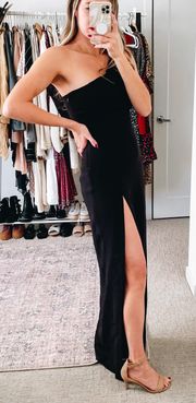 NBD REVOLVE Black One Shoulder Gown